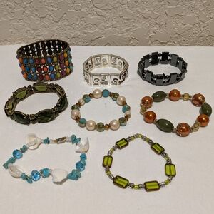 8 Bracelets